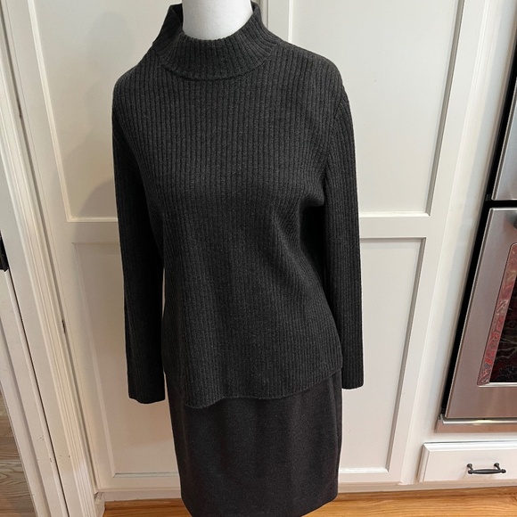 St. John Sweater/Skirt set - Picture 1 of 7